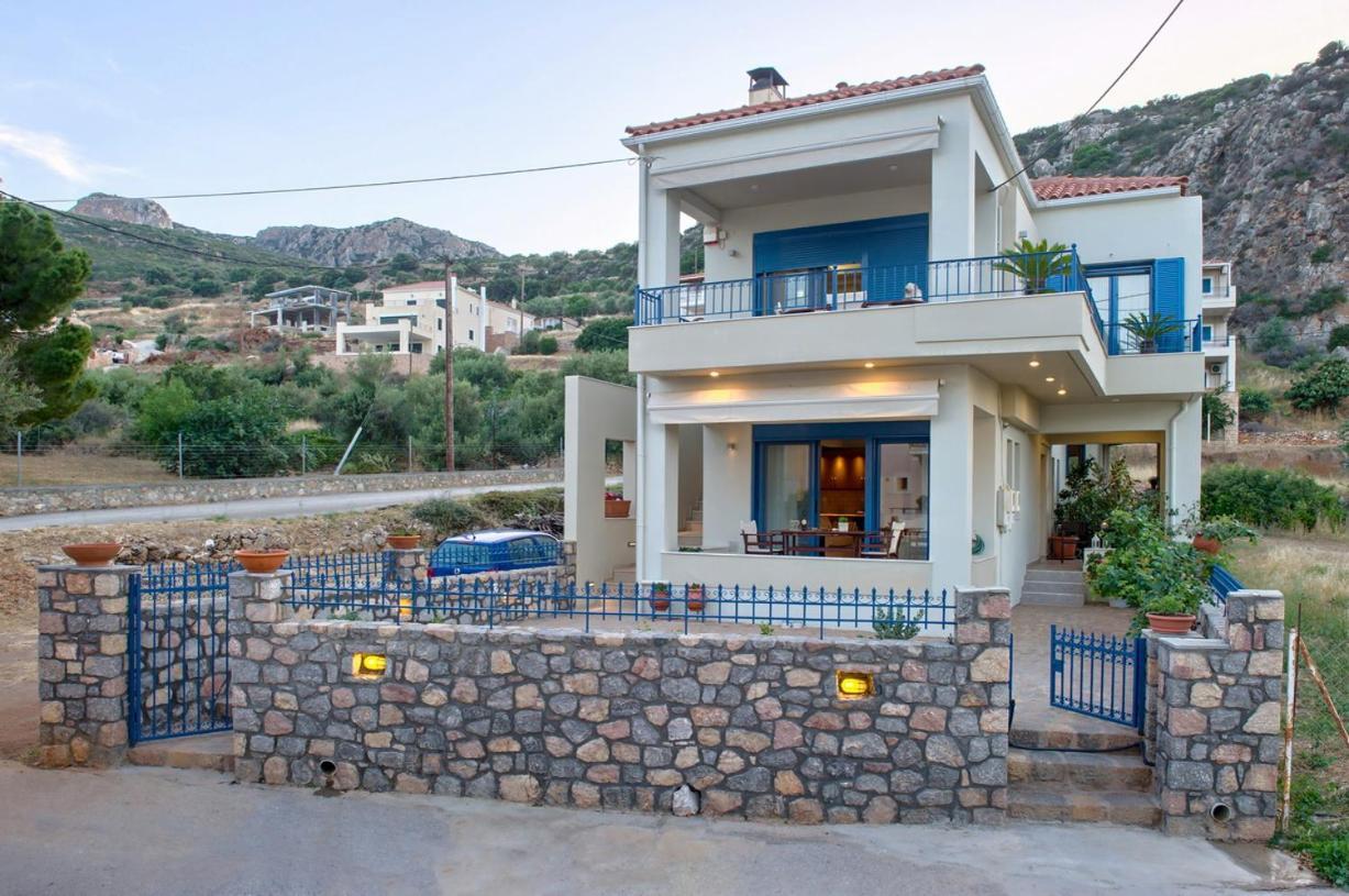 Seasight Living Apartment Plitra Exterior photo